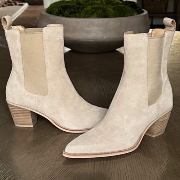 Dolce Vita Shadie Waterproof H20 Pointed Toe Chelsea Bootie Dune Suede Tan 7.5 - Picture 1 of 7